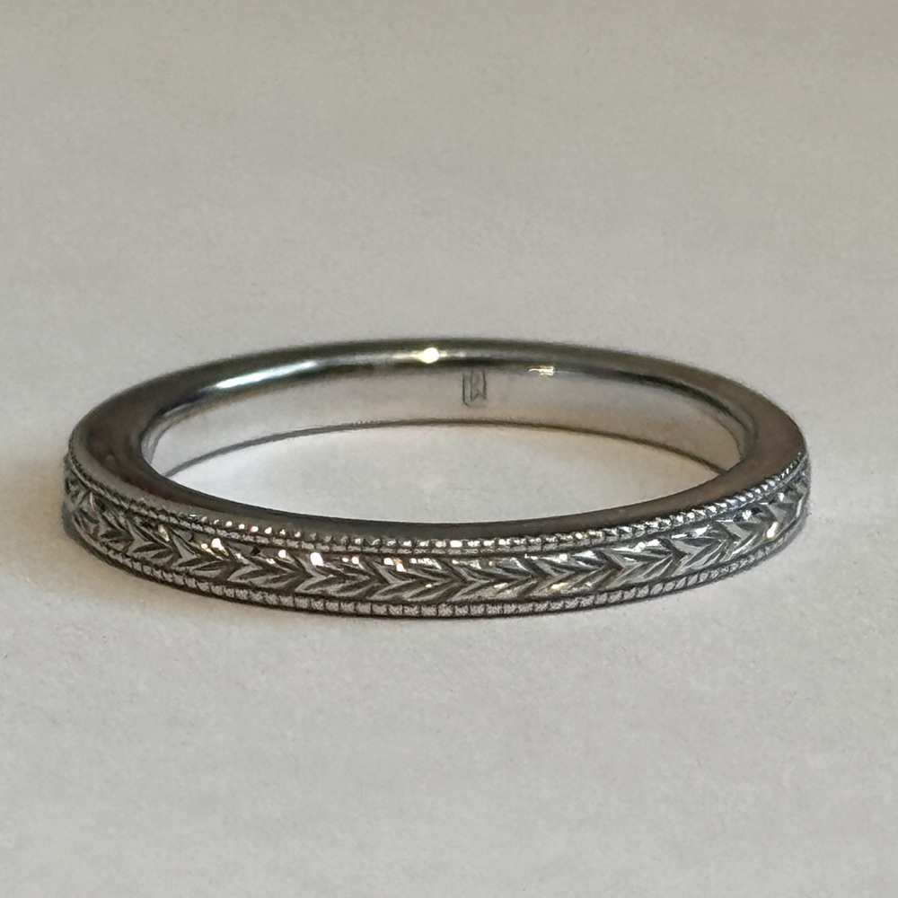 Bluenile 14k white gold women’s ring size 6